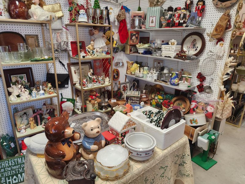 Seasonal And Holiday Booths