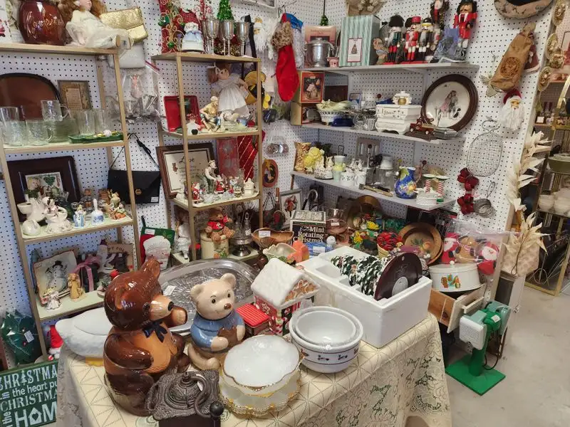 Seasonal And Holiday Booths