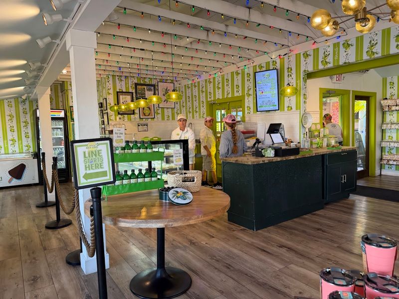 Free Sample Culture and Tasting Experience