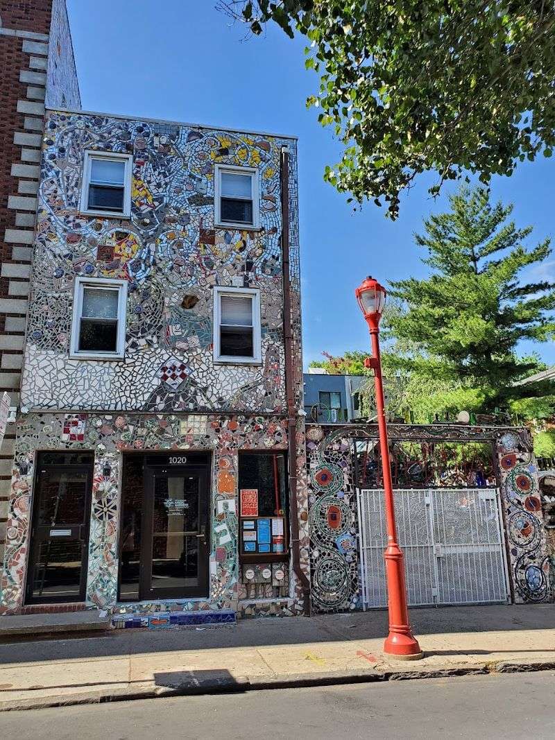 Constant Visual Discovery