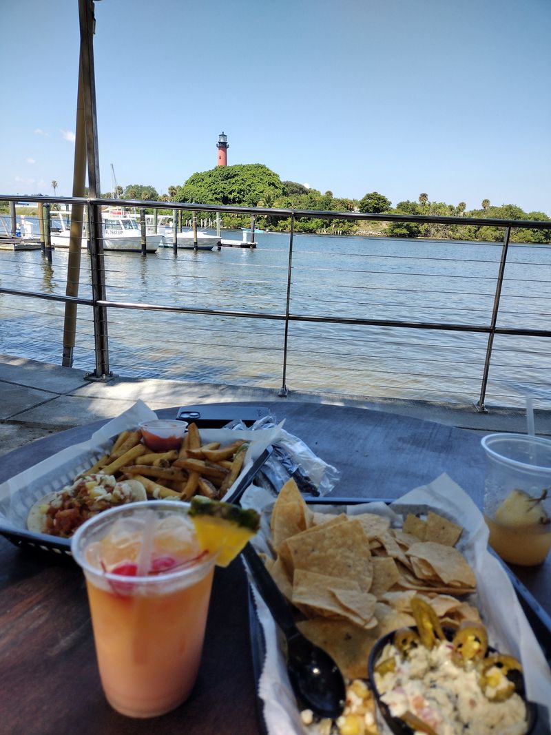 Tropical Drinks Delight