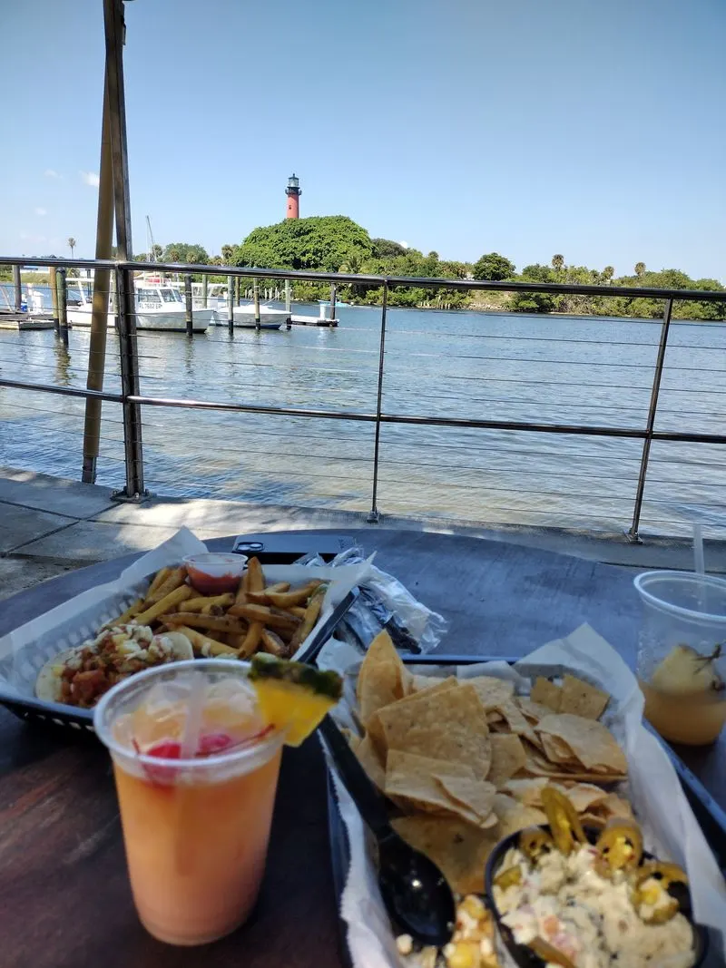 Tropical Drinks Delight