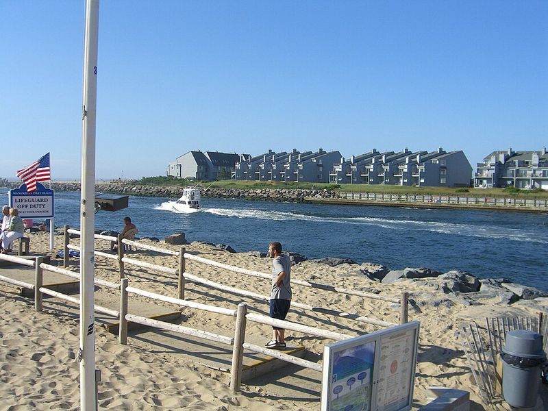 Manasquan &mdash; Cozy Small-Town Energy Year-Round