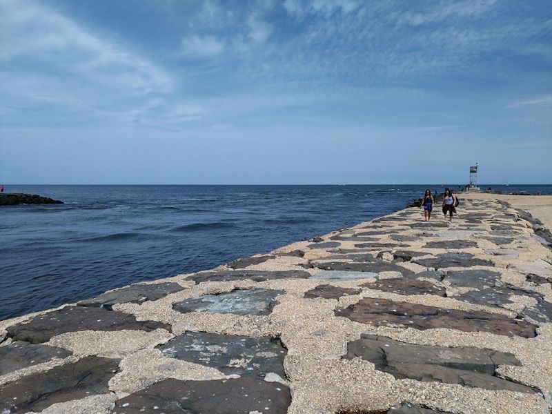 Belmar &mdash; Wide Beaches and a Local-Focused Off-Season Scene