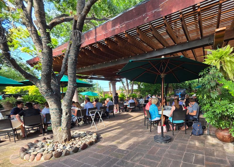 How to beat the line and dine smart