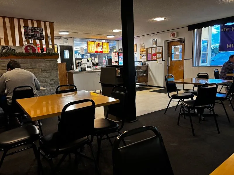 The Ambience: Nostalgic, Casual Roadside Charm