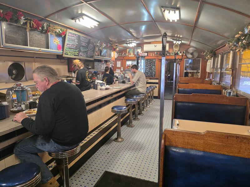 Blue Moon Diner &ndash; Gardner, MA