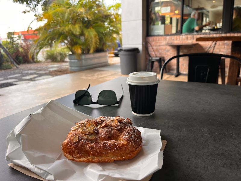 Cozy Patio And Neighborhood Vibe