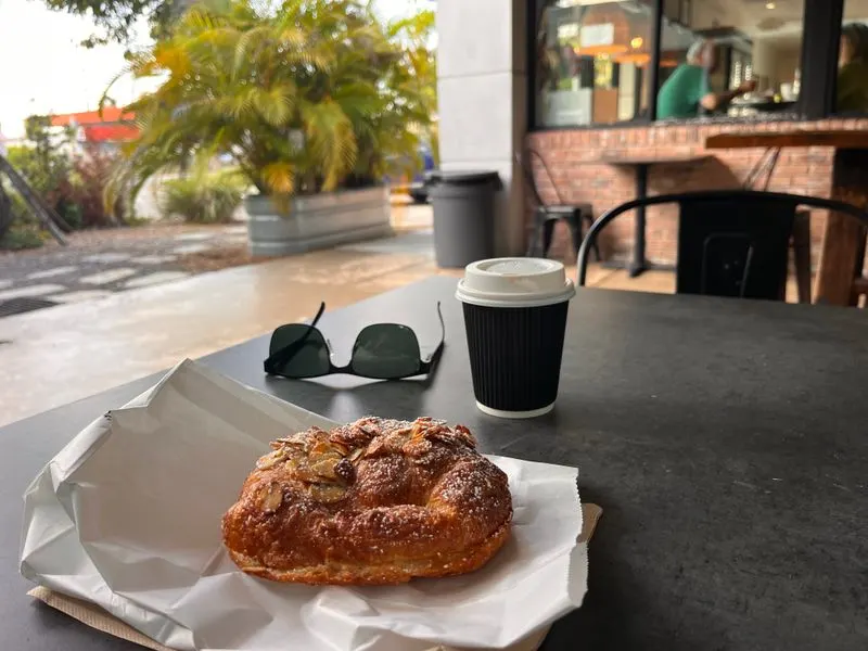 Cozy Patio And Neighborhood Vibe