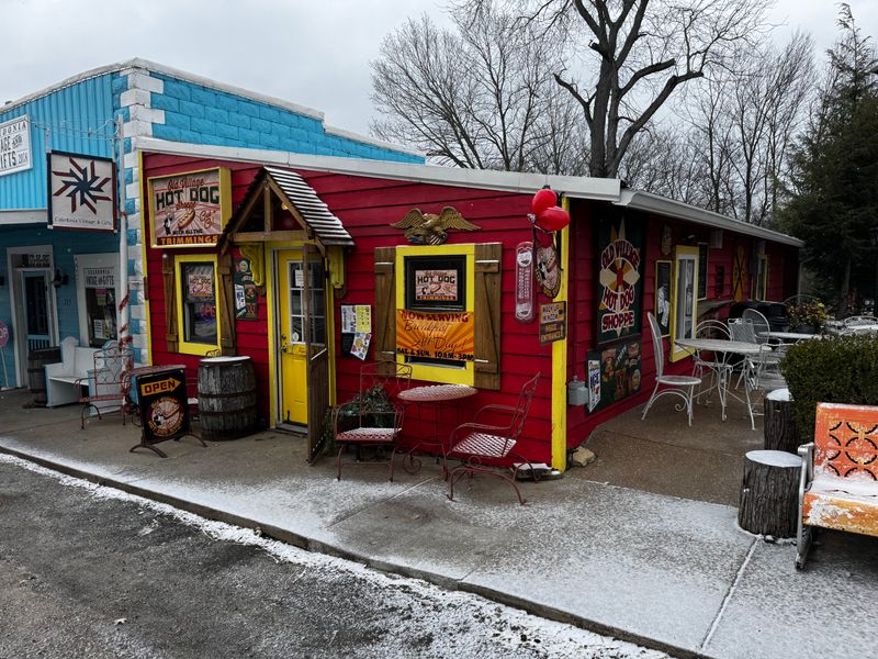 Old Village Hot Dog Shoppe &ndash; Caledonia, MO