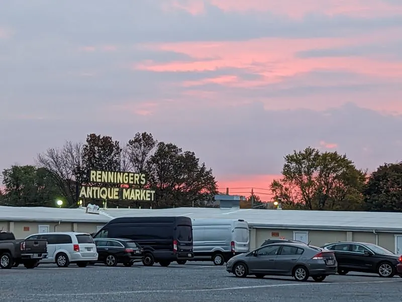 Outdoor markets and early bird strategies