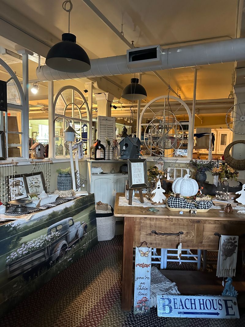 Crompton Collective &mdash; Worcester, MA