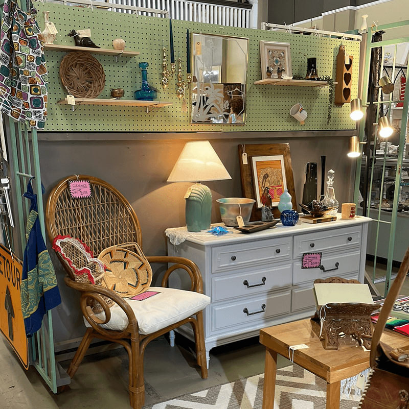 Friendly Atmosphere and Leisurely Browsing