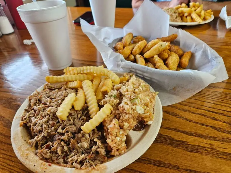 One chopped-pork tray, one true taste of Lexington