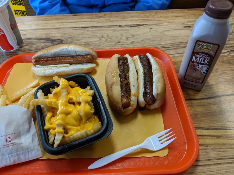 Chili cheese fries that show up hot and fast