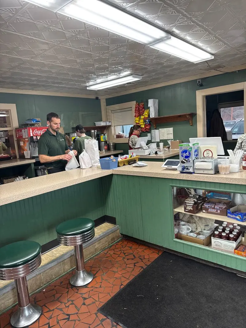 Quick turns and counter service make up the dining rhythm.