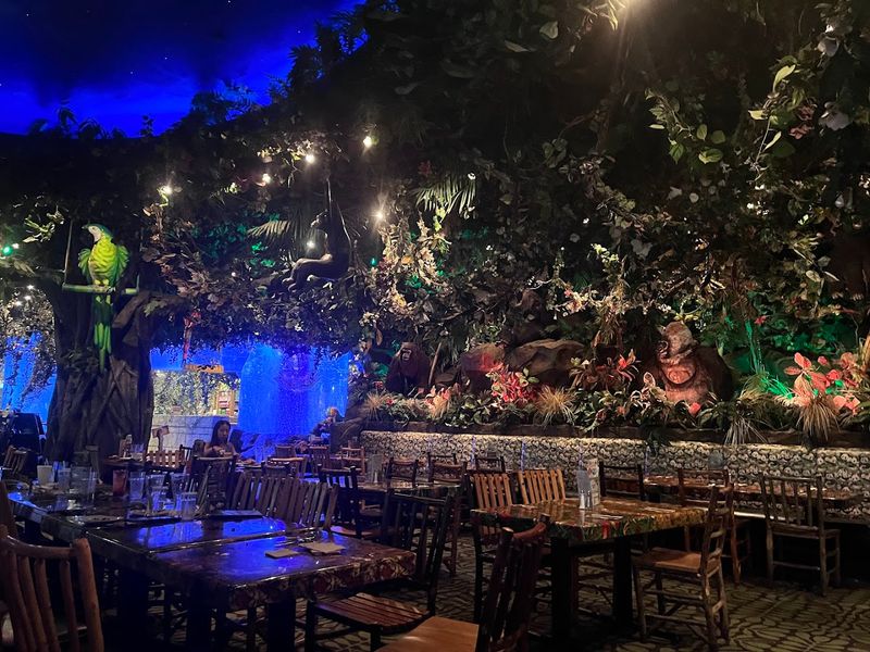 Rainforest Cafe at Gurnee Mills