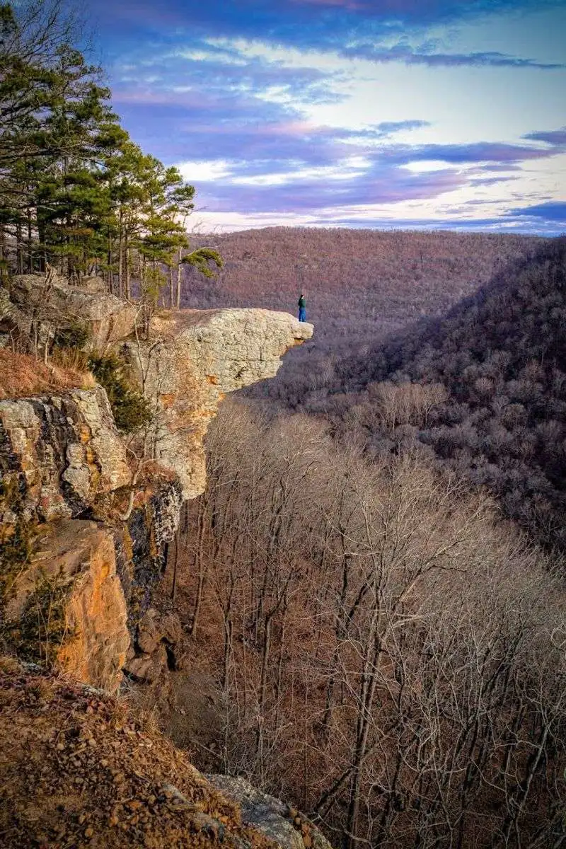 Hiking to Hawksbill Crag