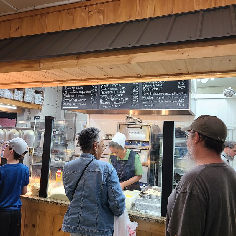 Food And Short Breaks: Where To Eat Inside The Market