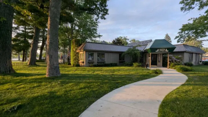 People drive across Michigan just to eat at this lakeside fish fry every Friday