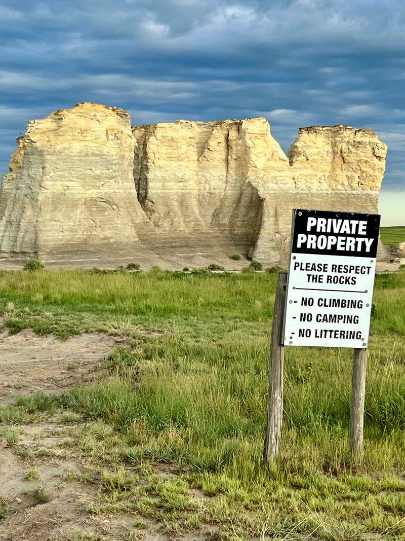 Respecting Private Land and Access Etiquette