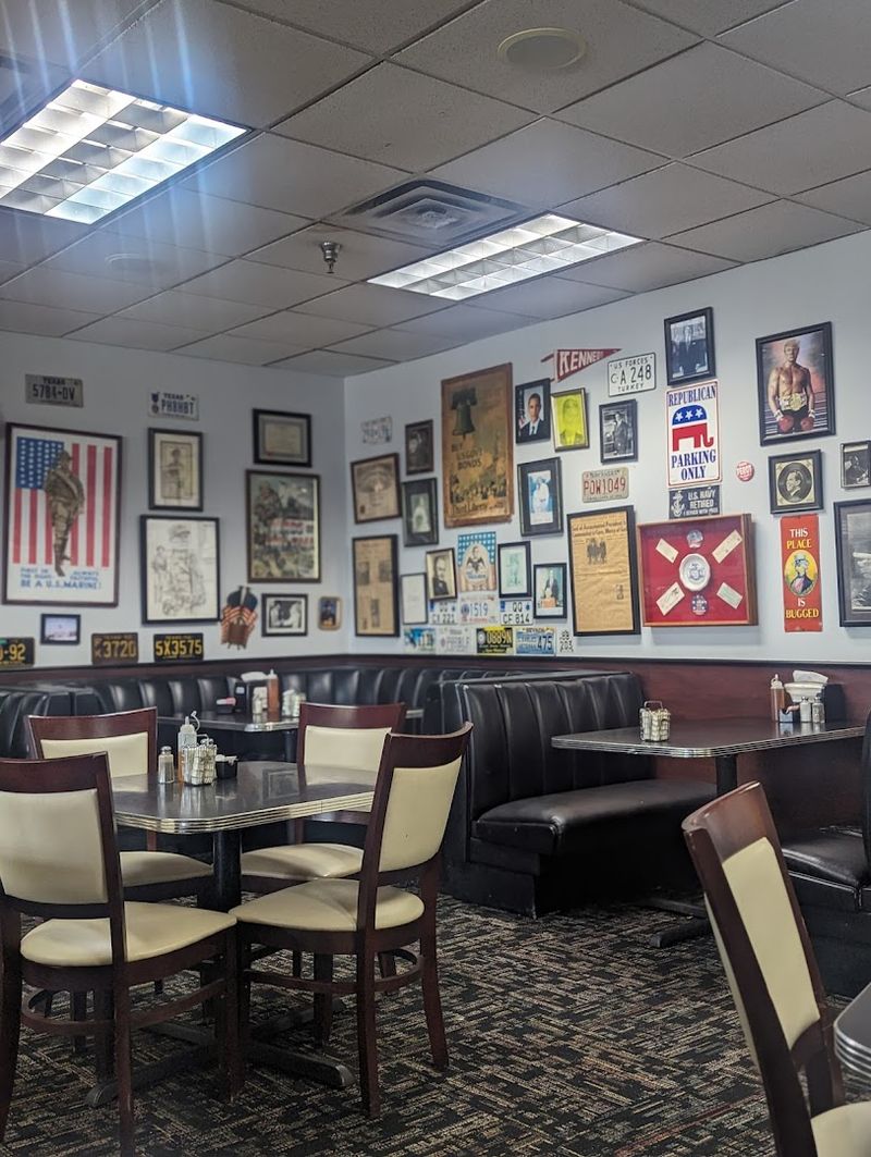 Atmosphere and Decor