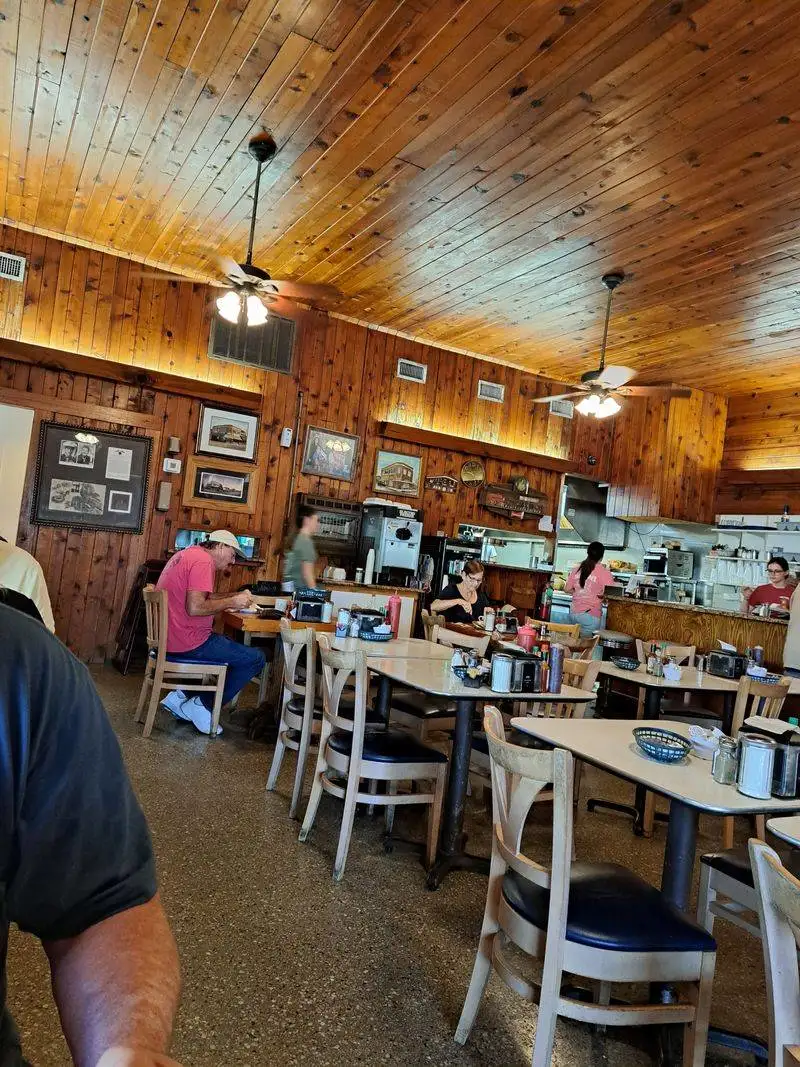 Service, Atmosphere, and the Small Town Welcome