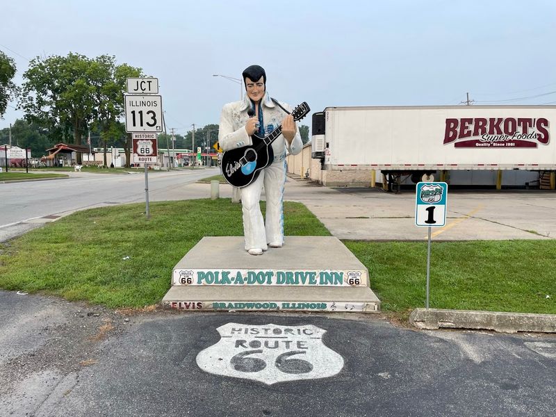 A Must-Stop Gem on Any Illinois Road Trip