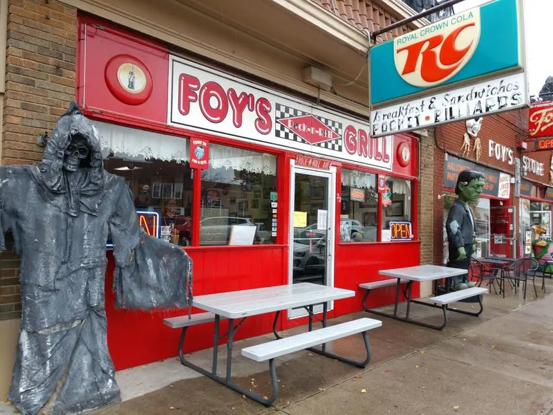 Cafes, Cocoa, and Candlelit Corners