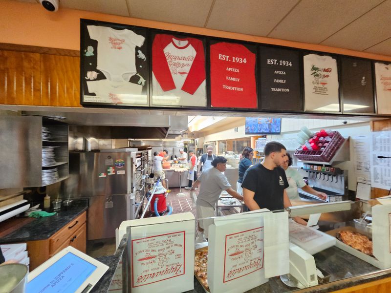 Apizza vocabulary: talk like a local