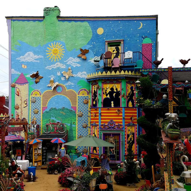 The Courtyard of Color