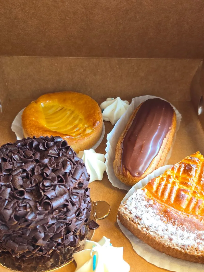 &Eacute;clair au Caf&eacute;