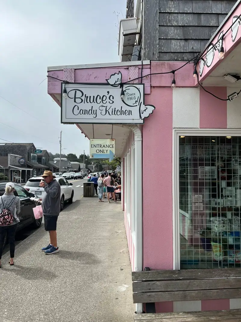 Bruce's Candy Kitchen – Cannon Beach, OR