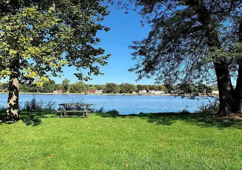 The Scenic Mallard Bay