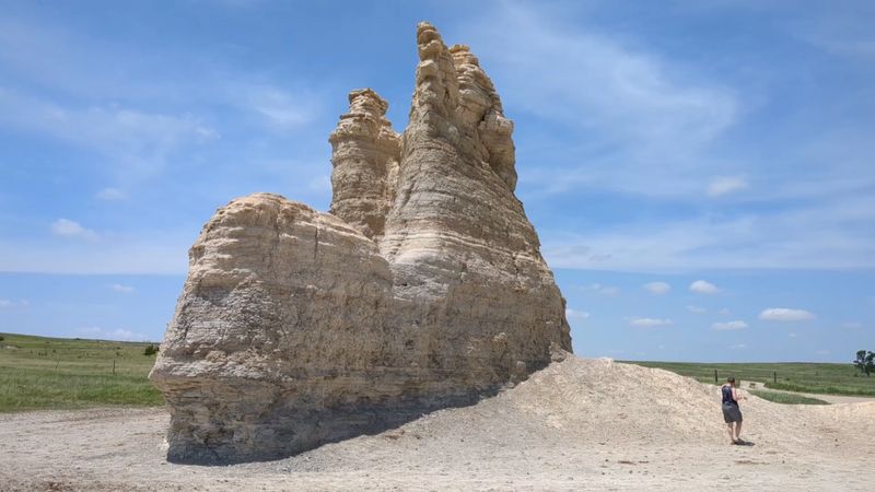 Nearby Context: Oakley and Regional Highlights