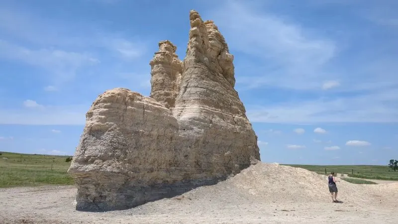 Nearby Context: Oakley and Regional Highlights