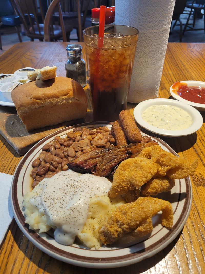 Standout Dishes &mdash; Crowd Favorites Worth Writing Home About