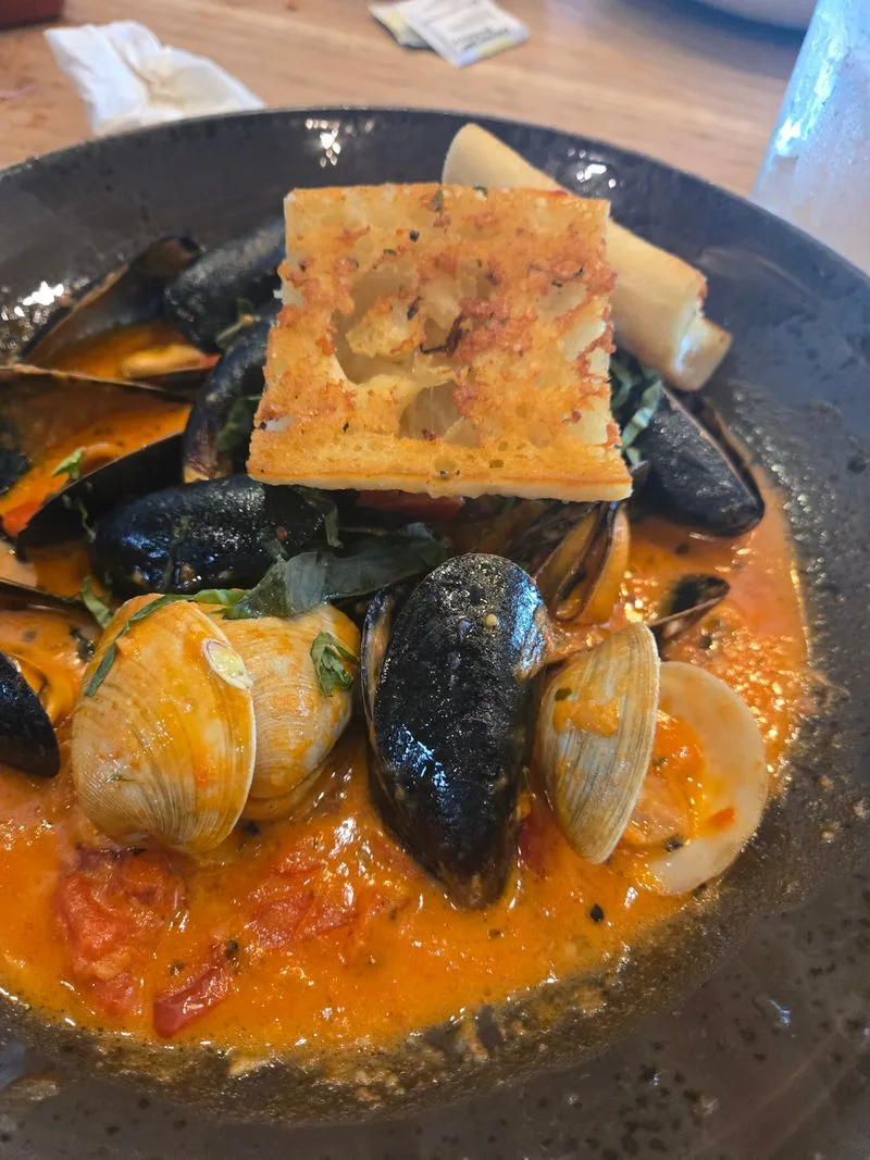 Fresh Coastal Cuisine and Seasonal Menus