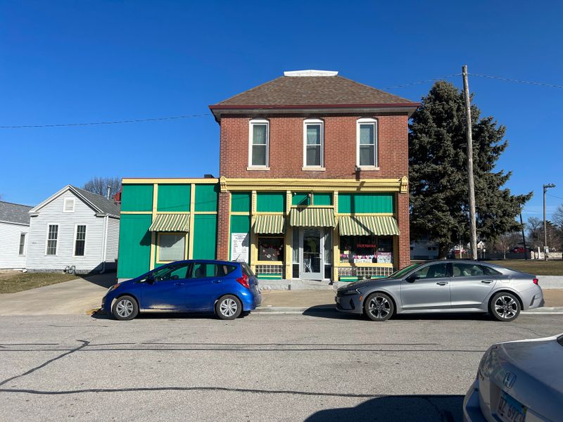 Morning Visit Guide: Hours, Tips, and Must-Try Smells