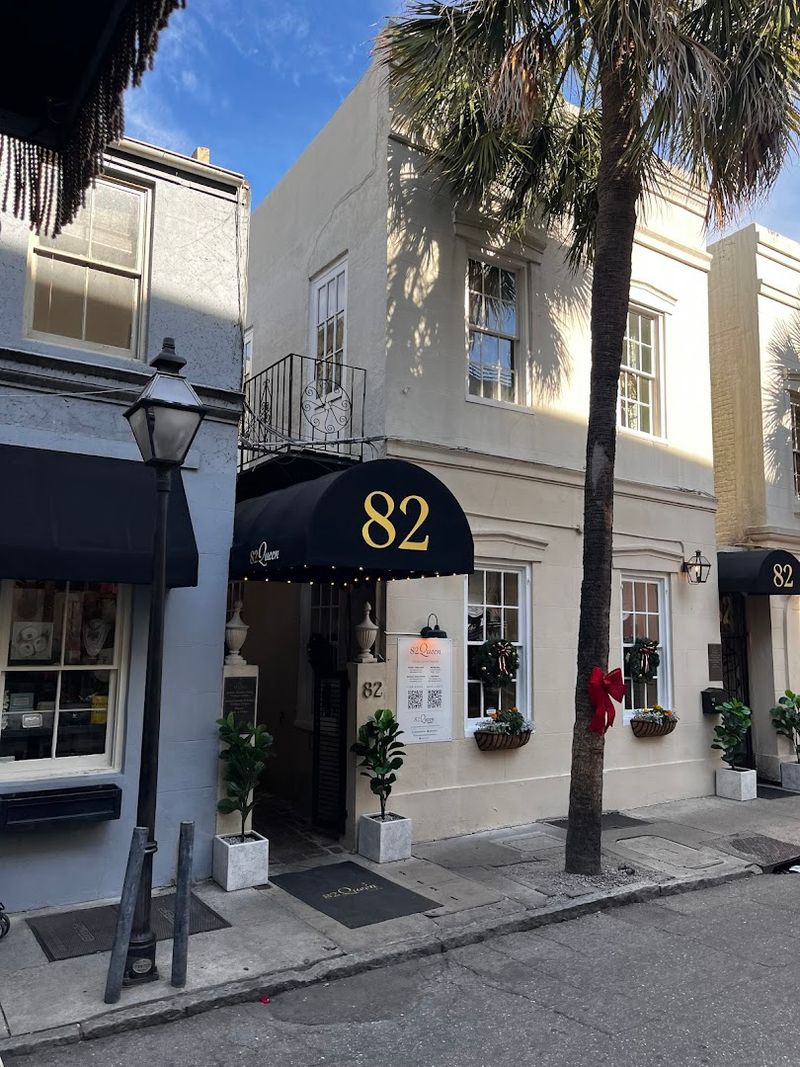 Practical details: location, parking, and accessibility