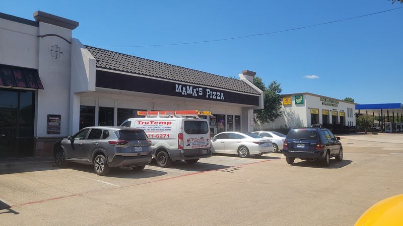Mama's Pizza (Plano)