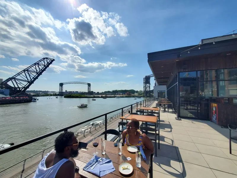 Brunch By The Water: Easygoing Plates and Sunny Views