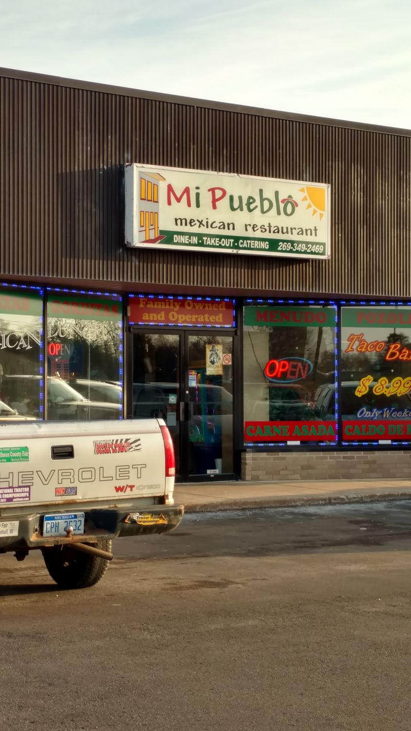 Tips for Visiting: Timing, Specials, and Taco Bar Frequency