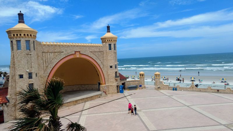 Daytona Beach &mdash; Daytona Beach, FL