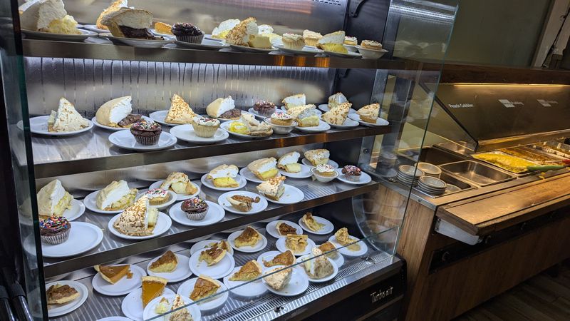 Dessert Bar &mdash; Pies That Taste Like Grandma Made Them