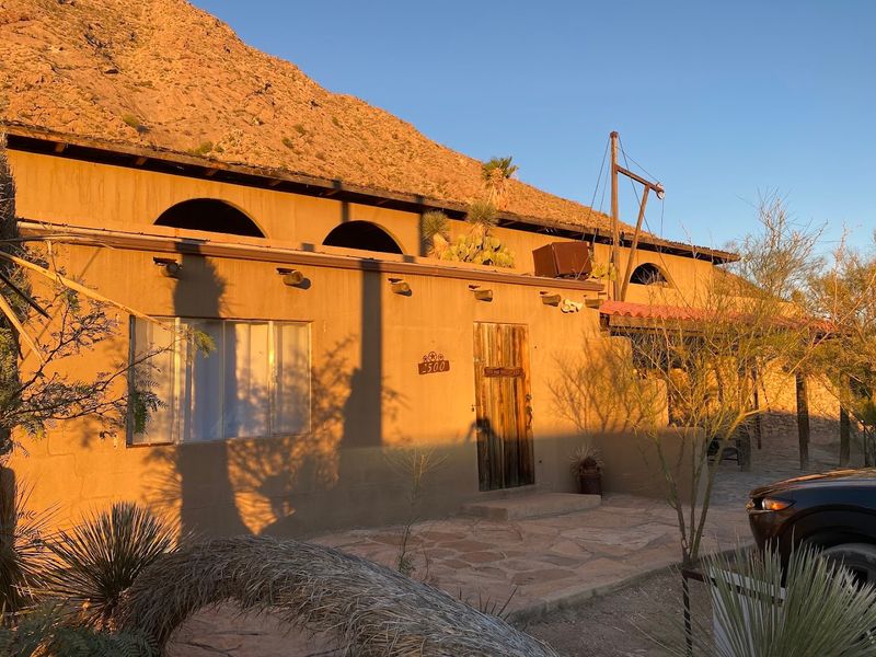 Casa Grande and Casa Del Sol: Hilltop Houses with Panoramic Desert Views