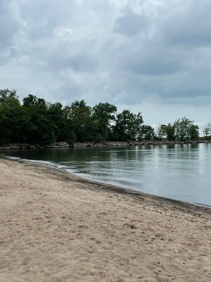 Relaxed Lake Days at Nickel Plate Beach