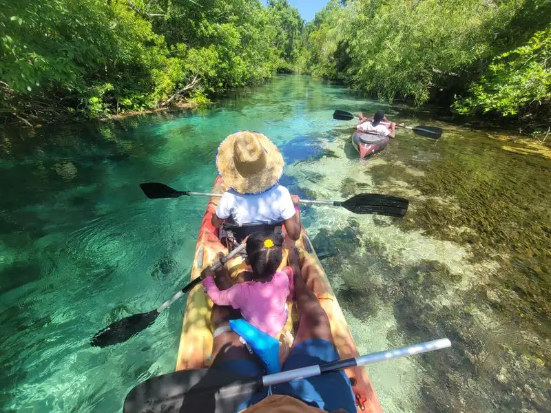 Kayaking the Weeki Wachee River