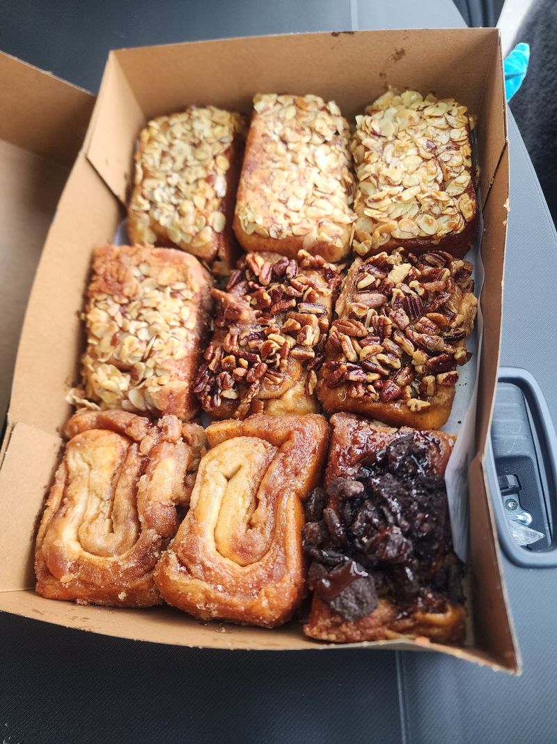 Ordering strategy for groups and gifts