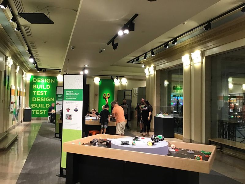 Live Science Demonstrations and Seasonal Experiences